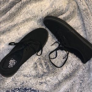 all black vans